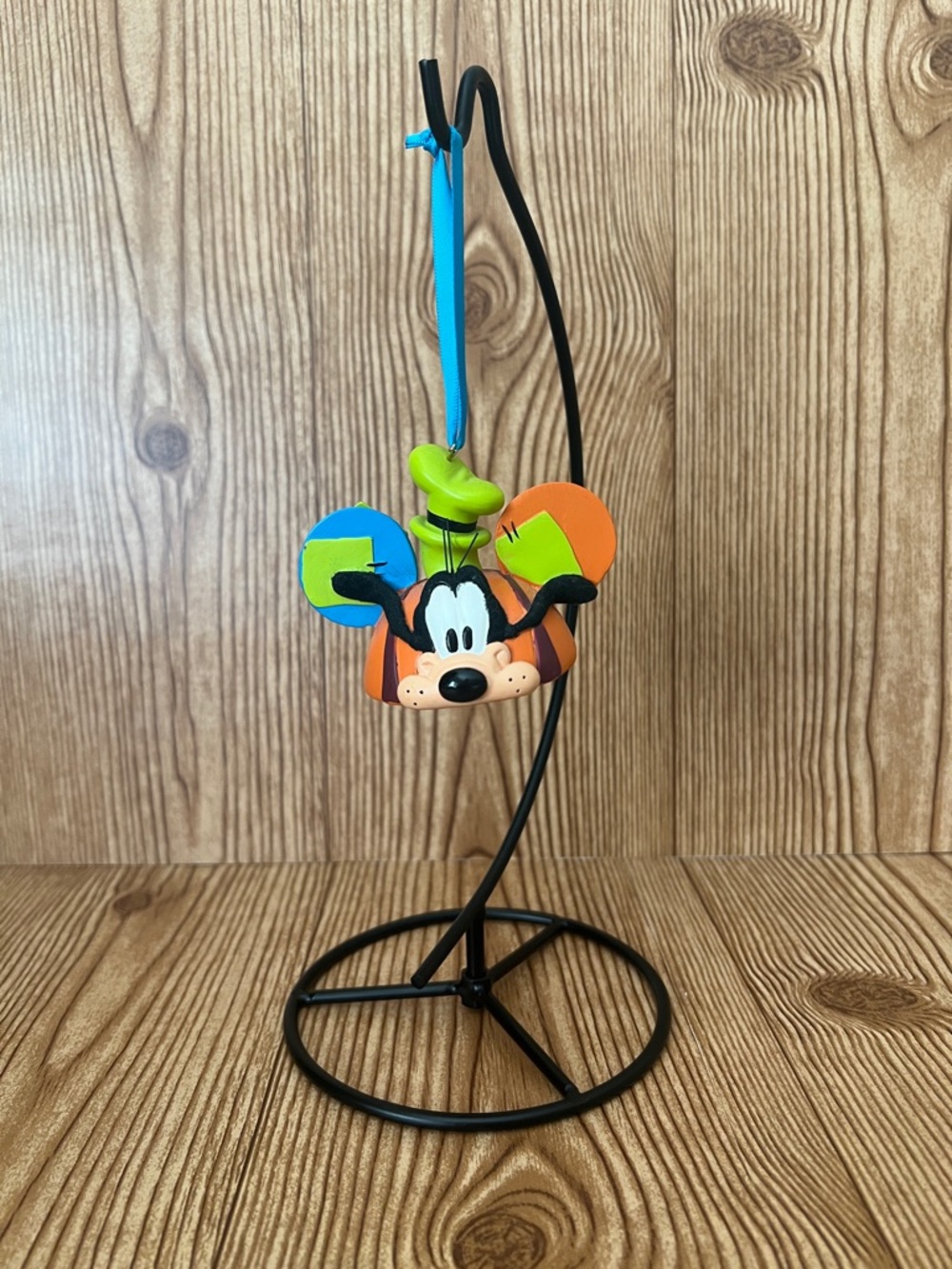 EUC Disney Parks Retired Goofy With Spinning Signature Ear Hat Ornament